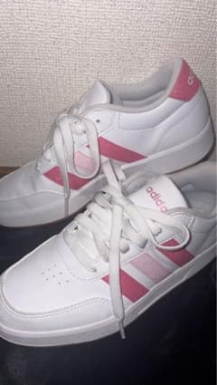 adidas（アディダス）ホワイト×ピンクのサムネイル