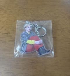 M!LK SMILE POP! 吉田仁人 おすわりアクリルキーホルダー - メルカリ