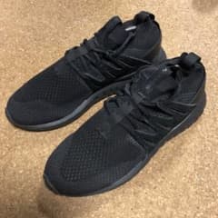 adidas スニーカー　25.5 ニットのサムネイル