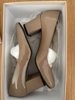 しっぽさま　新品！BEAMS パンプス　23.5のサムネイル