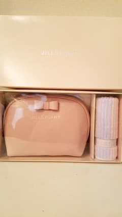 JILLSTUARTのポーチとタオルのサムネイル
