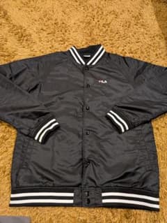 FILA ブルゾン　スタジャン　 ブラック 　メンズLLのサムネイル
