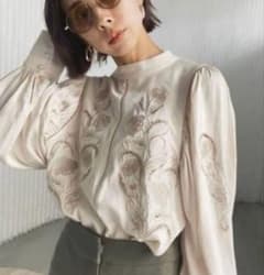 LADY EMBROIDERY PUFF BLOUSE ameri アメリ Ameri（アメリ）の「LADY EMBROIDERY PUFF BLOUSE（シャツ/ブラウス