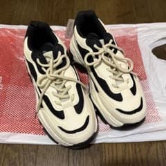 【未使用】田中里奈 しまむら mysecloset ブラック S 厚底スニーカーのサムネイル