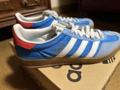 最終下げ 箱付き adidas Gazelle Indoor 27.0cm 青赤 - メルカリ