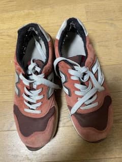 New Balance 赤色スニーカー使用感ありのサムネイル