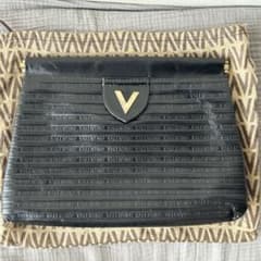 ★VALENTINO★クラッチバッグ★ブラック Vロゴのサムネイル