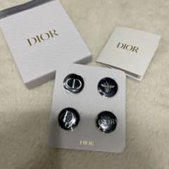 Dior ノベルティ　ピンバッジのサムネイル