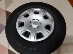 TOYOTA　ハイエース　純正ホイール タイヤ　4本セットのサムネイル