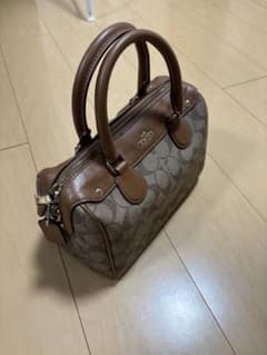 COACH ロゴ入りブラウンハンドバッグのサムネイル