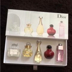 ミニ香水 dior セットのサムネイル
