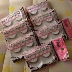 つけまつげのサムネイル