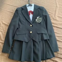 卒業式 女の子 スーツのサムネイル