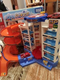 トミカ　シティパーキング　ミニカー3台付きのサムネイル