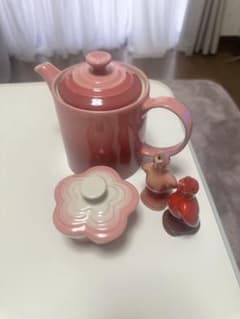 Le Creuset ピンク ティーポット 小物セットのサムネイル
