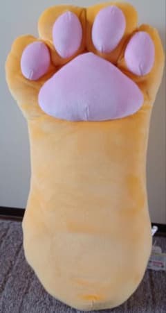 もちもちねこのてBIGぬいぐるみ