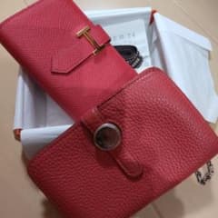 専用、 レザー 赤いキーケース 二つ折り式のサムネイル