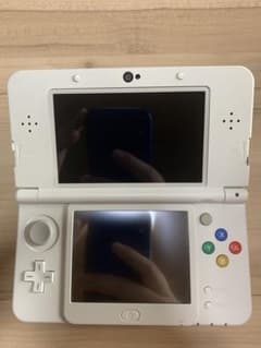 Newニンテンドー3DS、着せ替えプレート、マイクロSDカード8GBのサムネイル