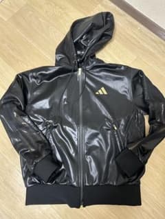 adidas ブラック フードジャケット JZ8749