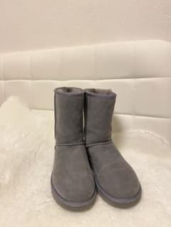UGG クラシックショートブーツ　グレー　24cmのサムネイル