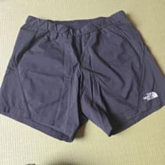 THE NORTH FACE ブラックショートパンツのサムネイル