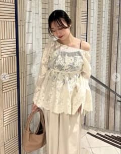 COCO DEAL フラワー刺繍ブラウスのサムネイル