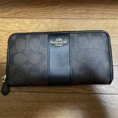COACH財布のサムネイル
