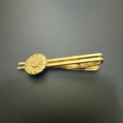 金張　ゴールド 花モチーフ ネクタイピン 軍恩連盟 金張 ゴールド 花モチーフ ネクタイピン 軍恩連盟 - メルカリ