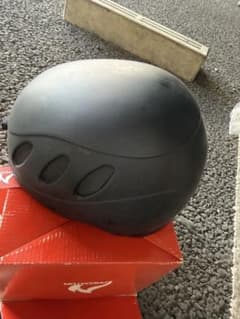 ヘルメット マットブラック ウェイクボード　スノーボード　ウォーターヘルメットのサムネイル