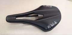 Fizik TEMPO ARGO R5 サドル 150mm ブラックのサムネイル