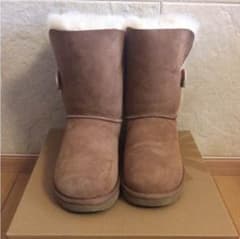 お値下げ！新品同様UGG＊ベイリーボタンのサムネイル