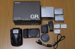 RICOH GR3 & バッテリー×2/チャージャー/ケース/レンズキャップのサムネイル