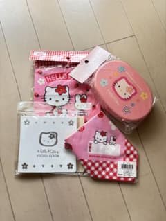 【レトロ・新品未使用】ハローキティーのお弁当箱他のサムネイル