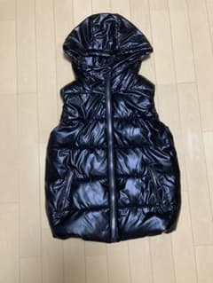 光沢ブラック フード付き ダウンベスト dripのサムネイル