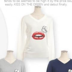 キスオンザグリーン☆【新品】リップ柄Vネックニット♬のサムネイル