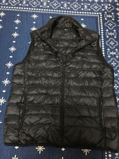 UNIQLO ウルトラライトダウンベストのサムネイル