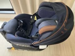 AILEBEBE エールベベ チャイルドシート ネイビーのサムネイル