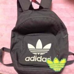 adidas リュックのサムネイル