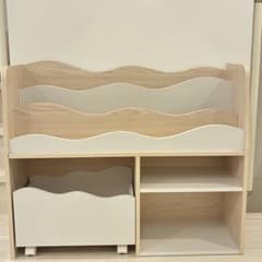 値下げしました】絵本ラック 引き出し付き ニトリ - メルカリ