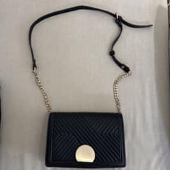 ZARA　合成皮革 キルティング ショルダーバッグのサムネイル