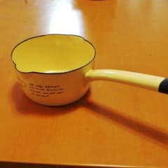 値下げ!ホーロー　片手鍋のサムネイル