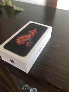 iPhone 6s Space Gray 32 GB UQ mobileのサムネイル