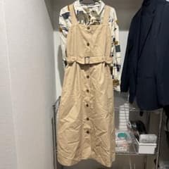ベージュ スカート ワンピース　ベルト付きのサムネイル
