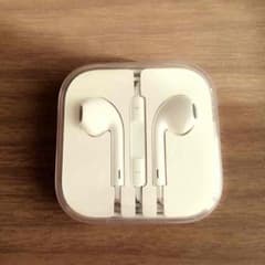 iPhone イヤホンのサムネイル