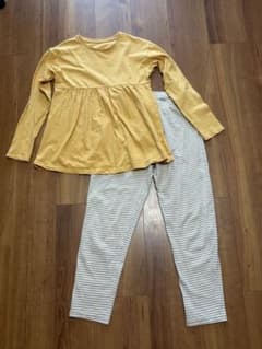 ユニクロ パジャマ 上下セット 140cmのサムネイル