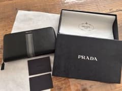 PRADA ブラックレザー 長財布のサムネイル