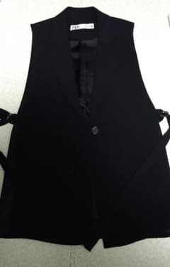 ZARA ベストのサムネイル