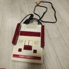 ファミリーコンピュータ 本体 AV化改造済みのサムネイル
