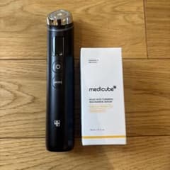 medicube 美顔器 本体 ＆ 美容液 セットのサムネイル