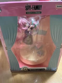 SPY×FAMILY 一番くじ　A賞　小物入れ付きフィギュアのサムネイル